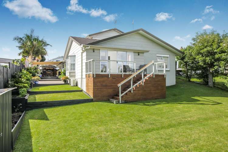 48a Marine Parade Mellons Bay_10