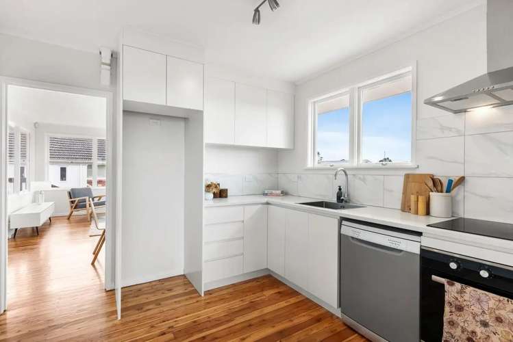 1/12A Inkerman Street 10051_5