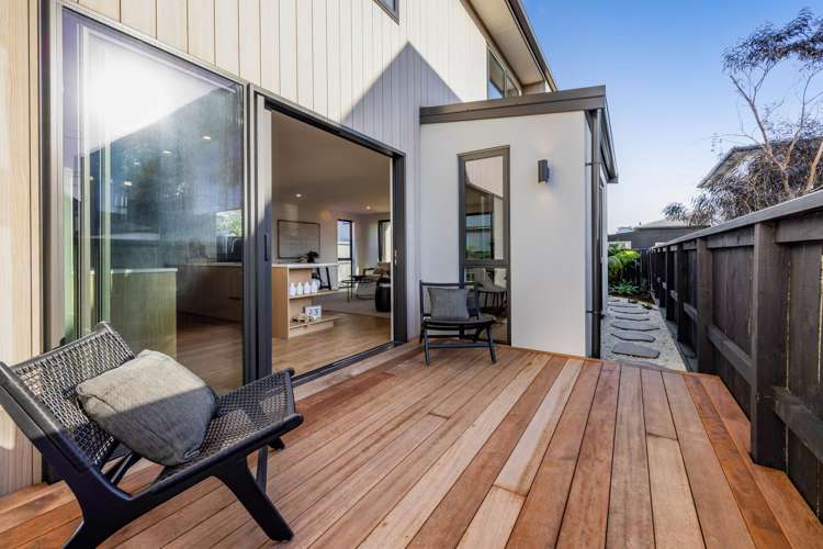 10 and 10A Eliot Street New Plymouth_27