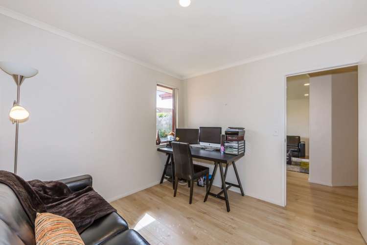 8 Fernbank Lane Greenhithe_20