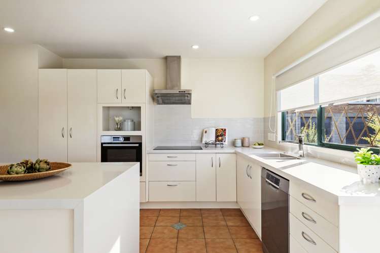 2/60 Arran Road Browns Bay_9