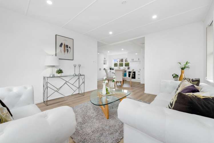 18 Crown Crescent Otara_12