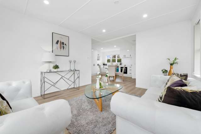 18 Crown Crescent Otara_4