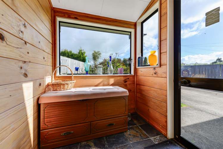 50 Tomin Road Glenview_16