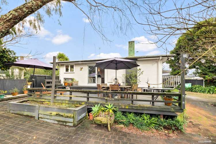 29 Paton Avenue Te Atatu South_11