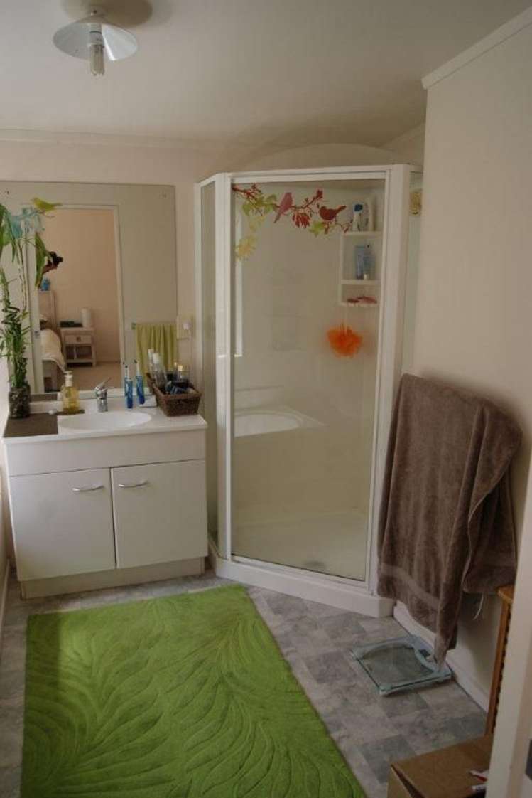 8/61a Birkdale Road Birkdale_7