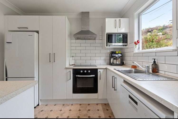 3/49 Mandalay Terrace Khandallah_2