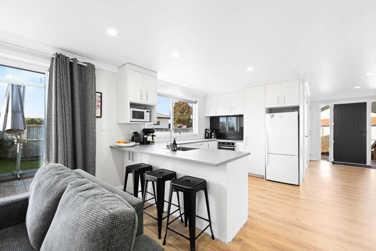 52A Tuhikaramea Road_4