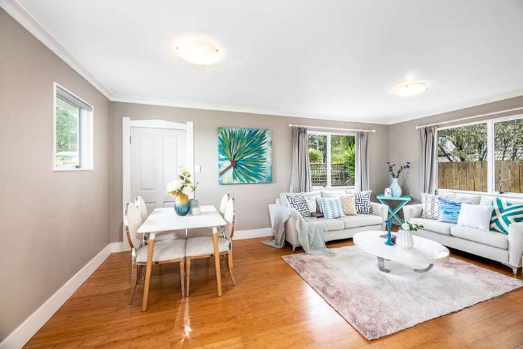 2/37 Clayburn Road Glen Eden_11