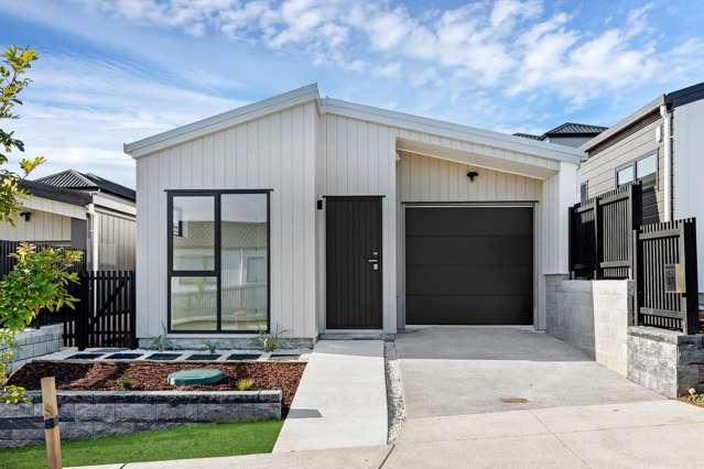 Stylish Brick Home with CCC & Master Build