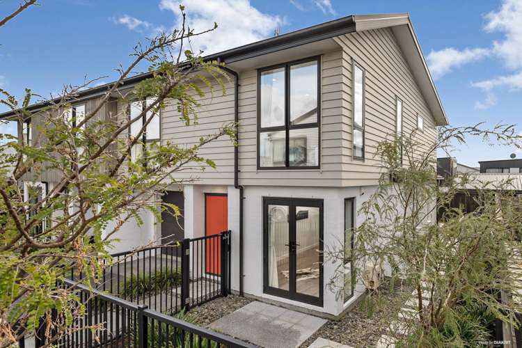 4 Henry Lloyd Place Silverdale_17