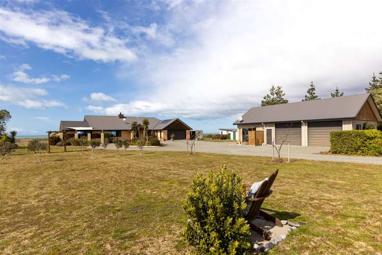 19 Ocean View Crescent Rarangi_22