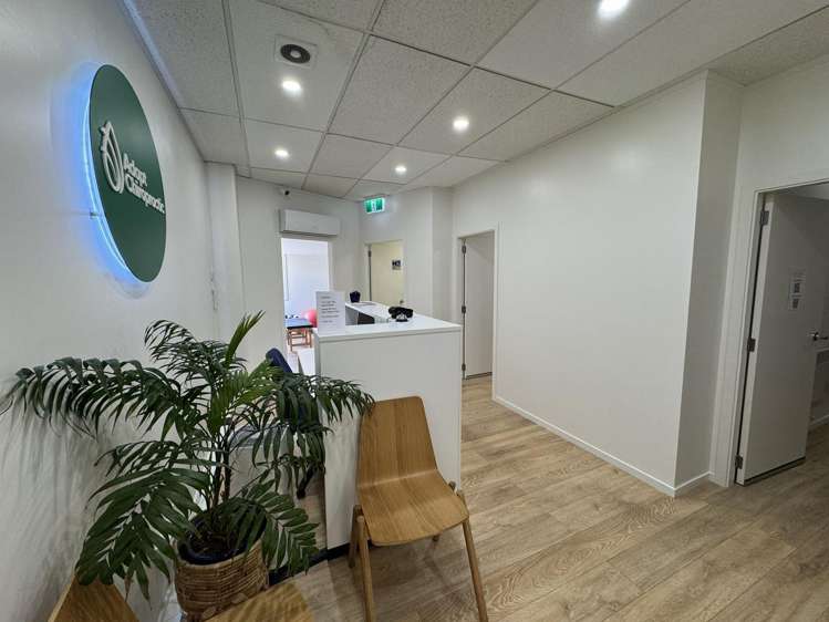 156 Karori Road Karori_1