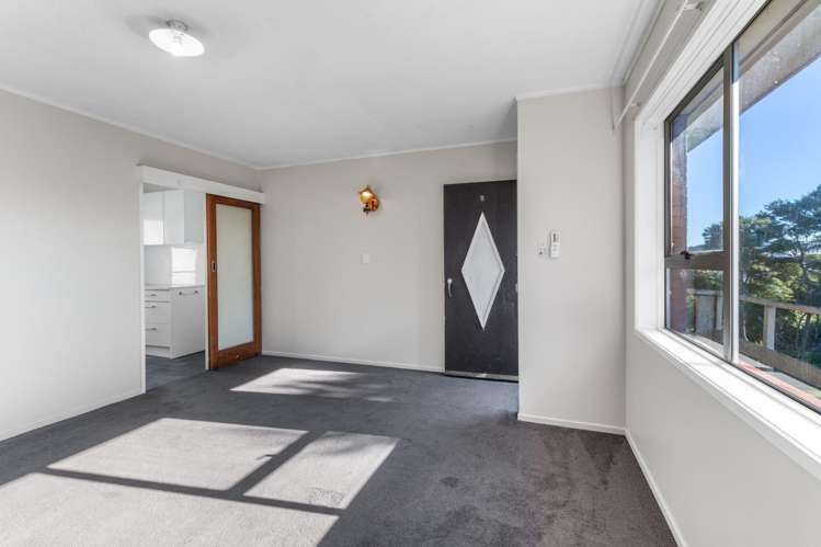 2/76 Millbrook Road 11401_4