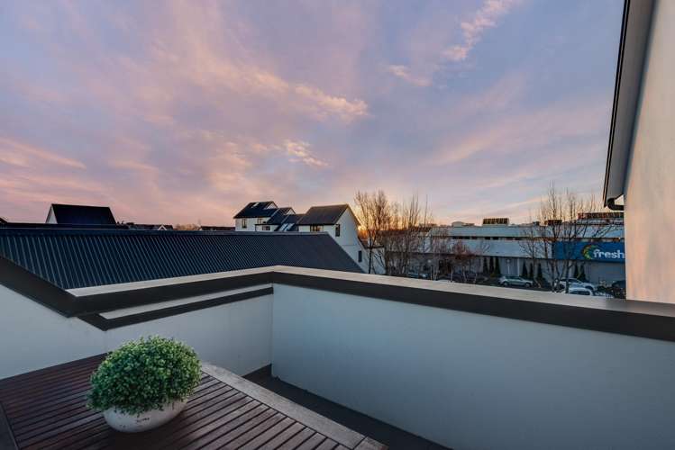 11/140 Office Road Merivale_11