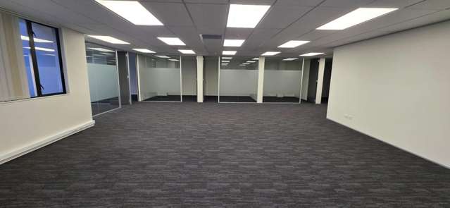 Unit 2, Level 1, 585 Wairakei Road Burnside_4