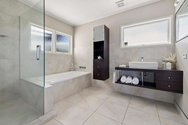 13 Carlisle Road Torbay_16