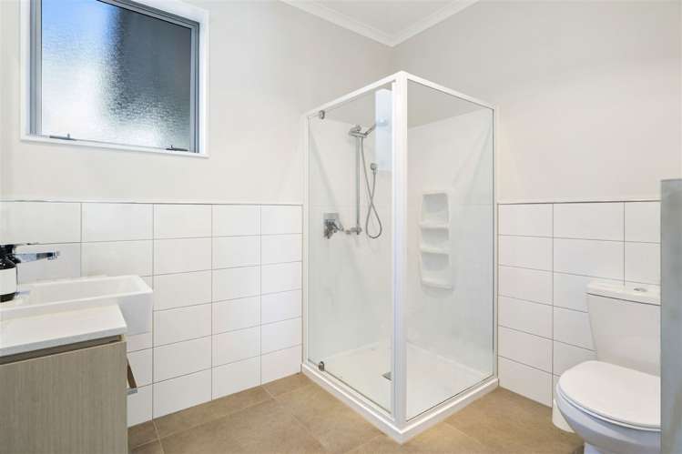 69 Mackay Drive Greenhithe_11