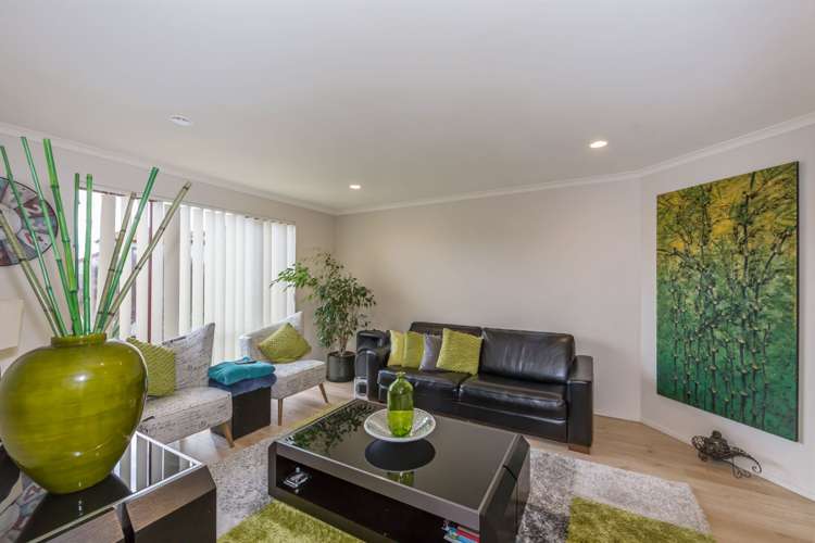 8 Fernbank Lane Greenhithe_5