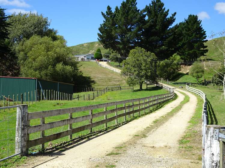 53 Barrells Road Pahiatua_3
