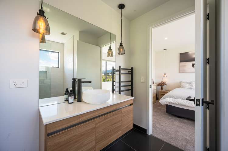 672 Aubrey Road Wanaka_16