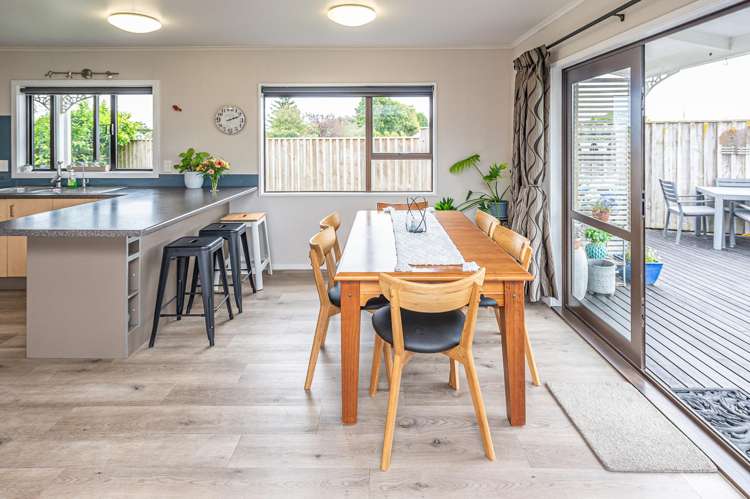 18 Warwick Place Springvale_4