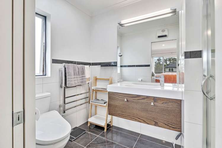 10 Vittoria Terrace Flat Bush_16