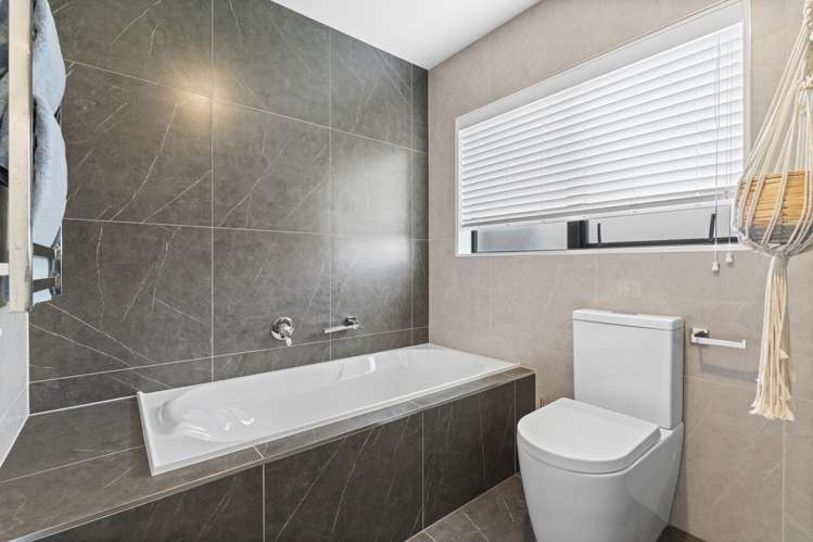 8 Dinning Road Riverhead_18