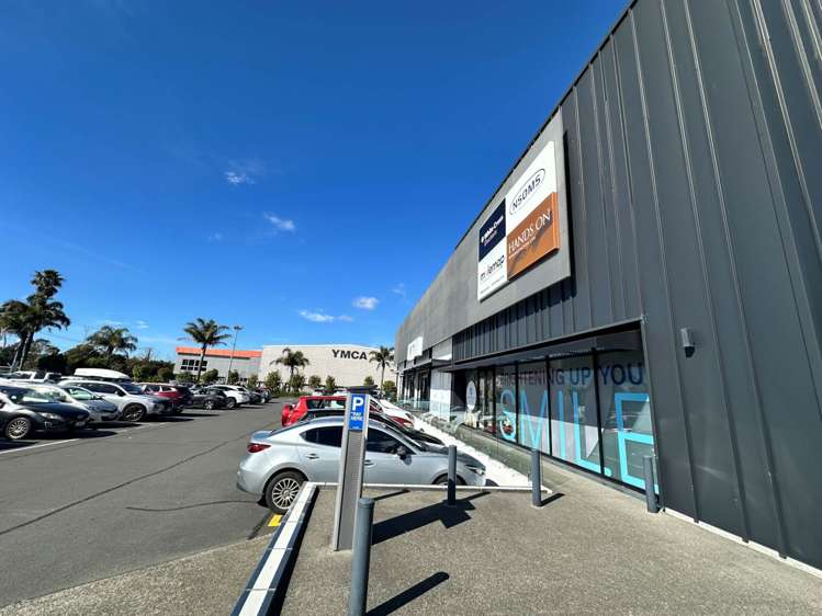 3 Akoranga Drive Northcote_9