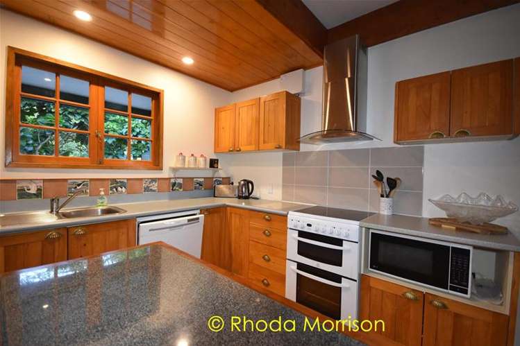 8 Fenwicks Point Road Paparoa_2