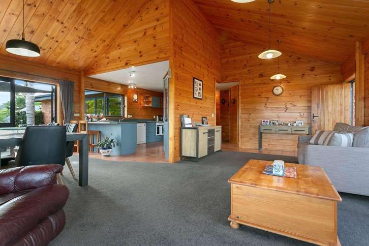 62 Dalton Avenue 11385_5