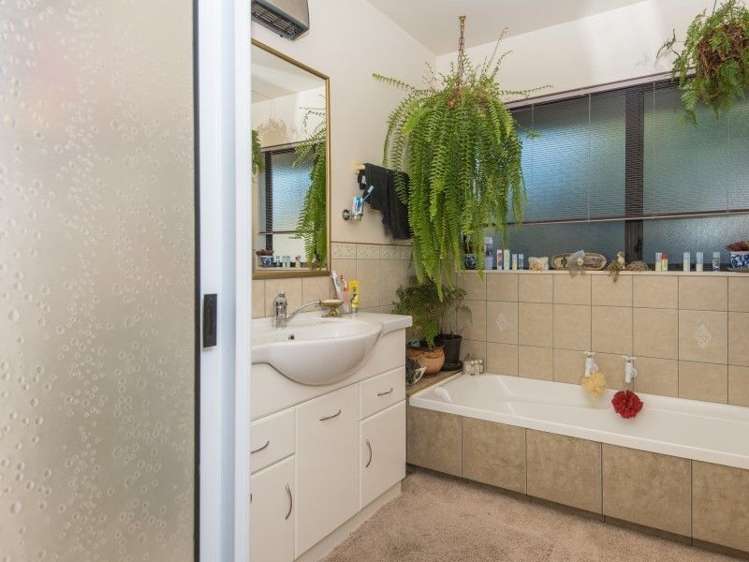 4 Stagg Place Brightwater_15