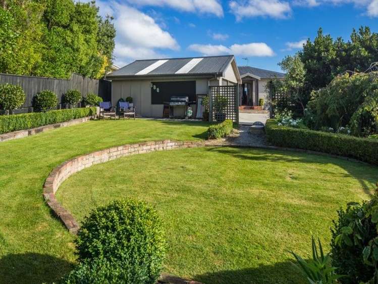 92 Kahu Road Paremata_1