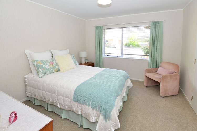 1 Barton Place Orewa_7