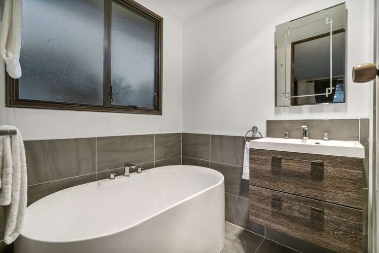 82a Harmel Road Glendene_17