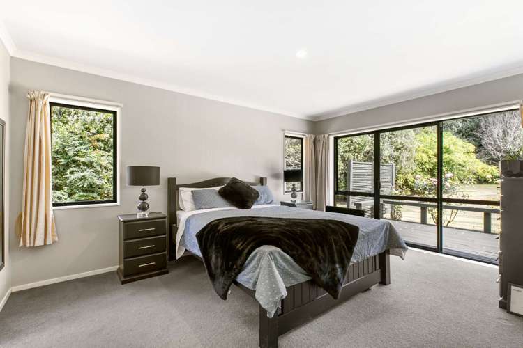 16 Awaroa Stream Drive Waiuku_6