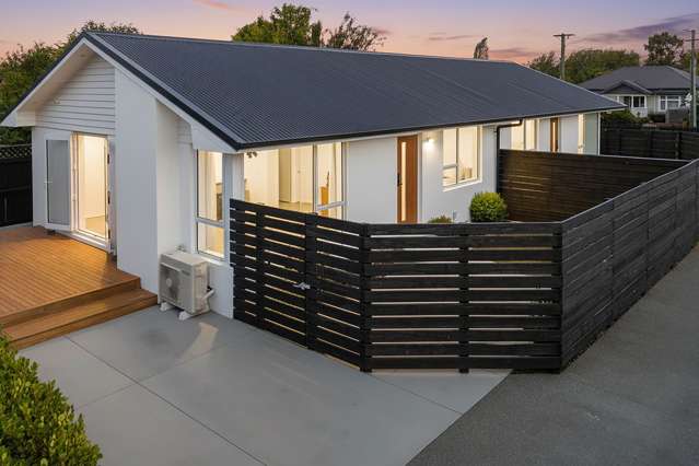 Fabulous, Freehold - Love, Lock & Leave Me!