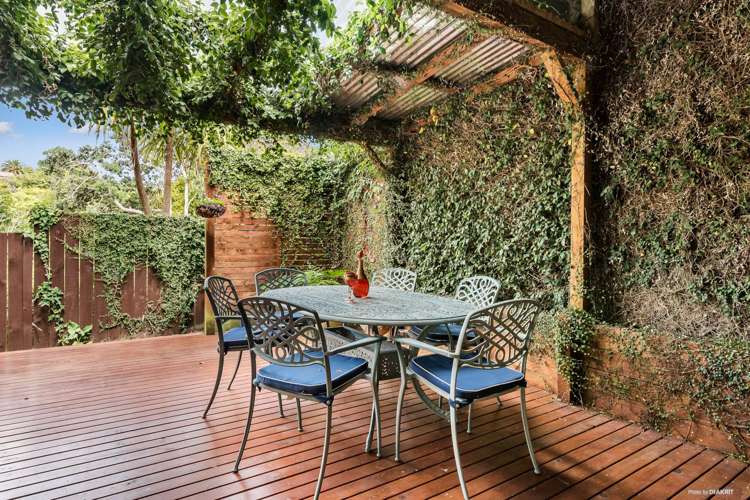 2/20 Hythe Terrace Mairangi Bay_12