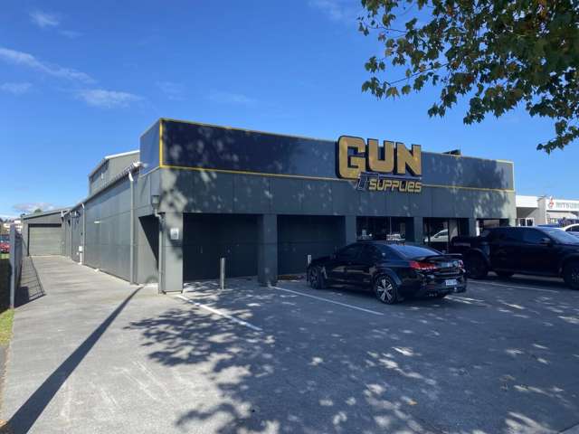 CENTRAL CITY FRINGE SHOWROOM/WORKSHOP