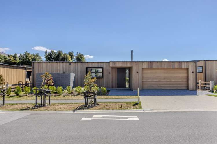 44 Stackbrae Avenue Wanaka_1