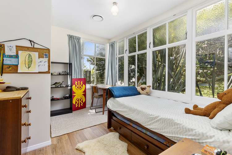 14 Lonsdale Crescent Rongotai_12