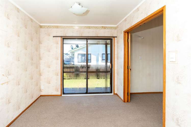 74b Kahikatea Drive Melville_14