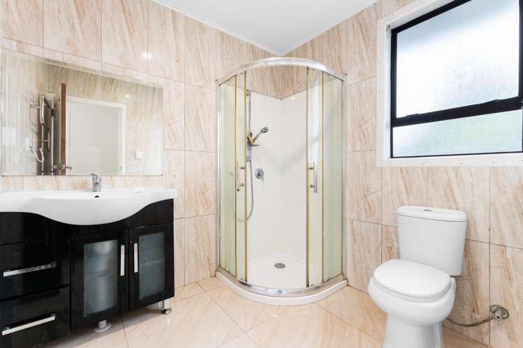 128 Cobham Crescent Kelston_13