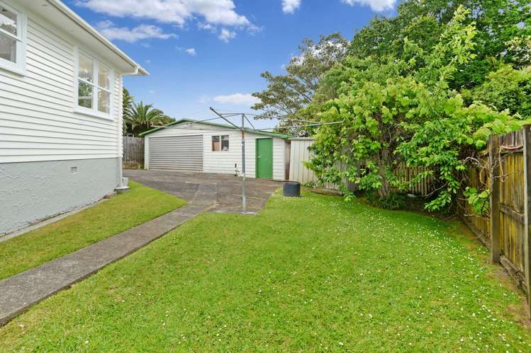 6 Fairclough Road Beach Haven_12