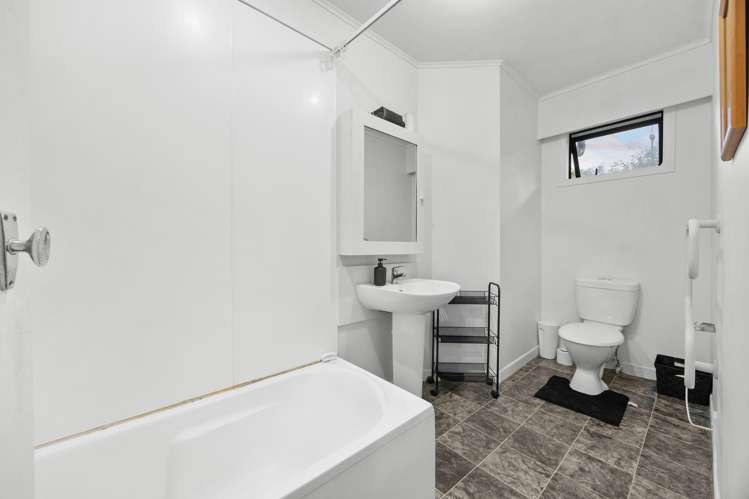 130 Awaroa Road Helensville_20
