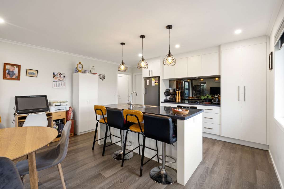 328 Warburton Crescent_1