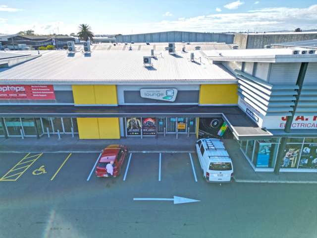 418M² TRADE RETAIL UNIT