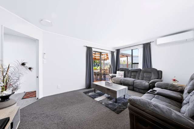 1/10 Ebenezer Way Clendon Park_2