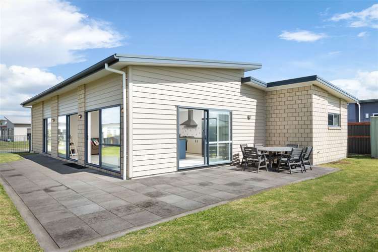 16 Surfers Avenue Waihi Beach_12