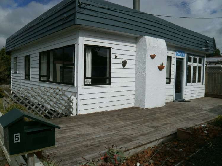 7 Kowhai Street Kaka Point_12